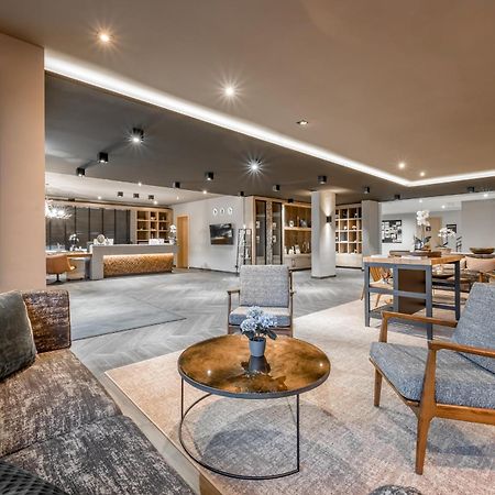 Alpenparks Hotel & Apartment Arlberg Warth Mit Pool Exterior foto
