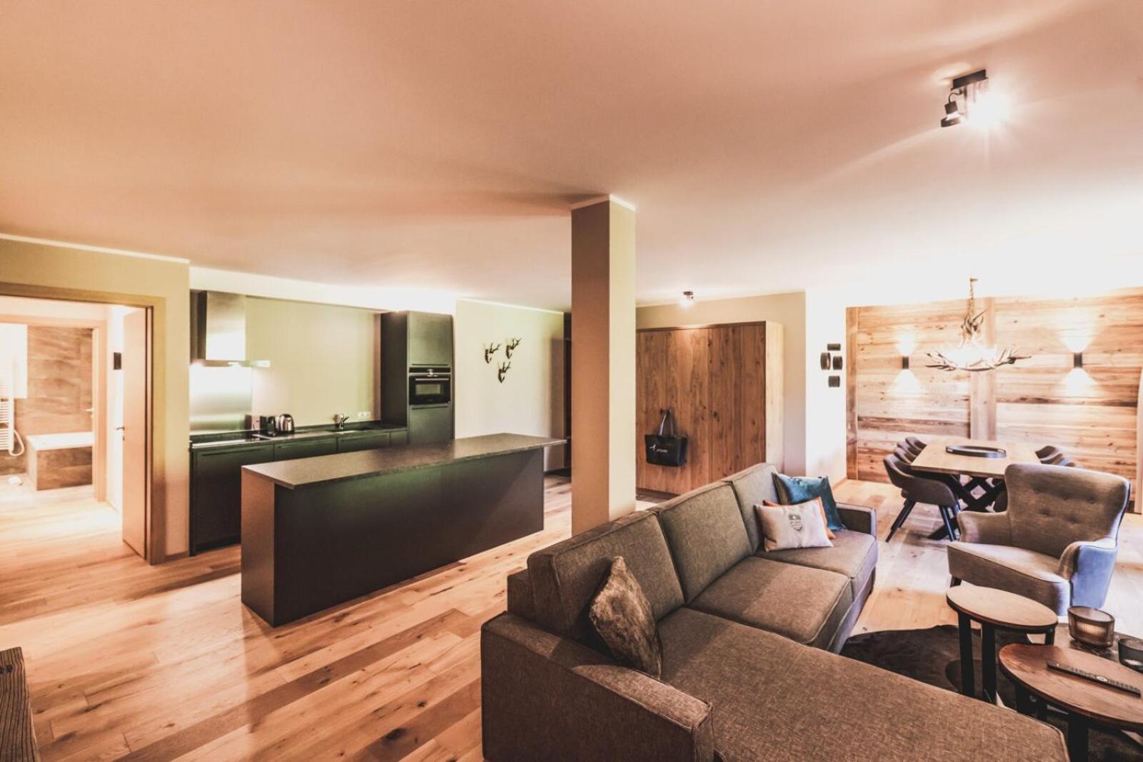 Alpenparks Hotel & Apartment Arlberg Warth Mit Pool Exterior foto